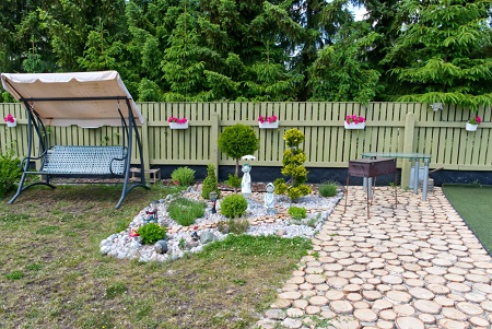 Backyard privacy landscaping in San Jose